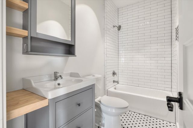 16 N Tracy Street, Charleston, SC 29403