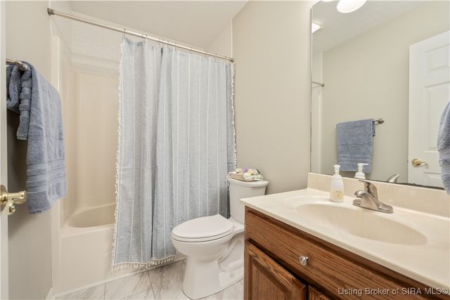 2444 Mallard Run, Jeffersonville, IN 47130