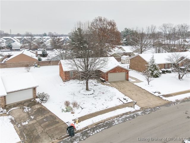 2444 Mallard Run, Jeffersonville, IN 47130