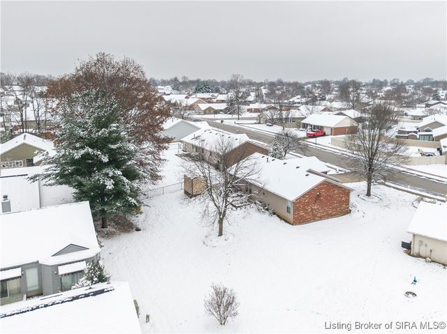 2444 Mallard Run, Jeffersonville, IN 47130