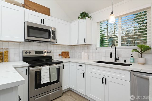 19922 3rd Drive SE, Bothell, WA 98012