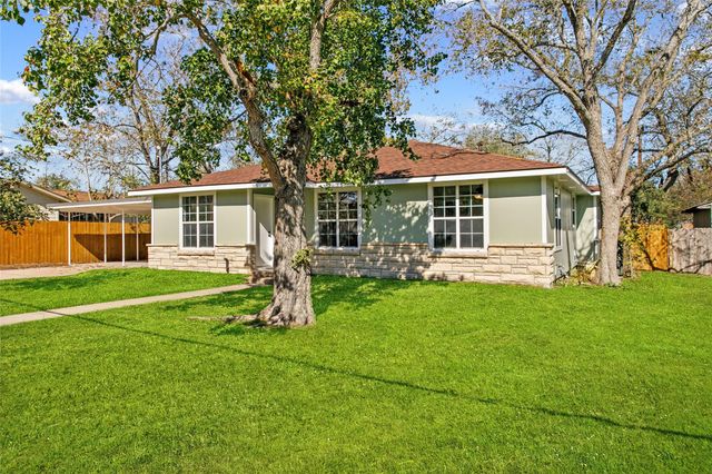 347 Monroe ST, Giddings, TX 78942