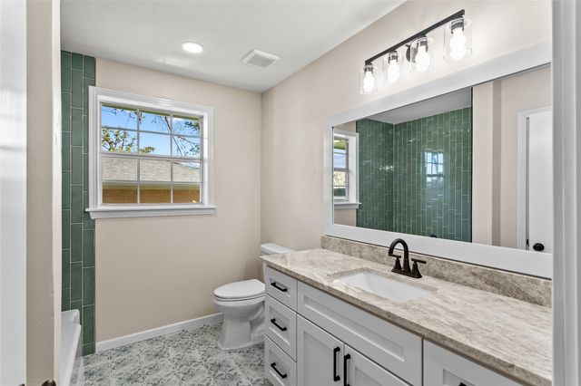 347 Monroe ST, Giddings, TX 78942