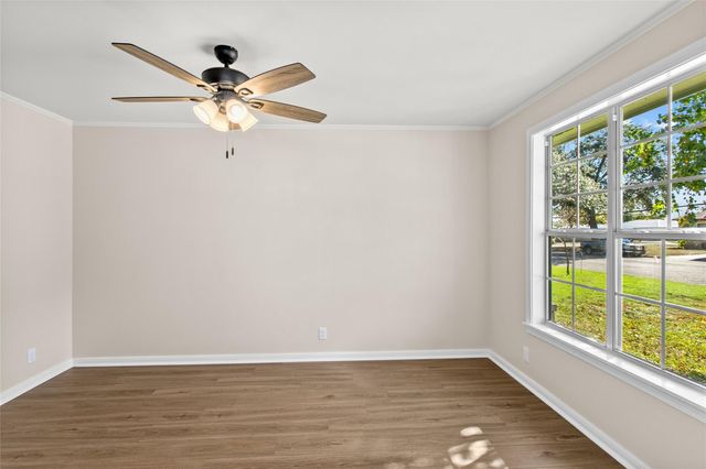 347 Monroe ST, Giddings, TX 78942