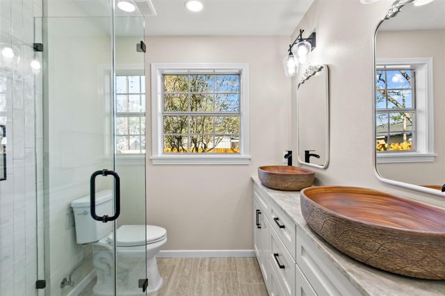 347 Monroe ST, Giddings, TX 78942