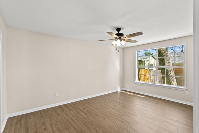 347 Monroe ST, Giddings, TX 78942