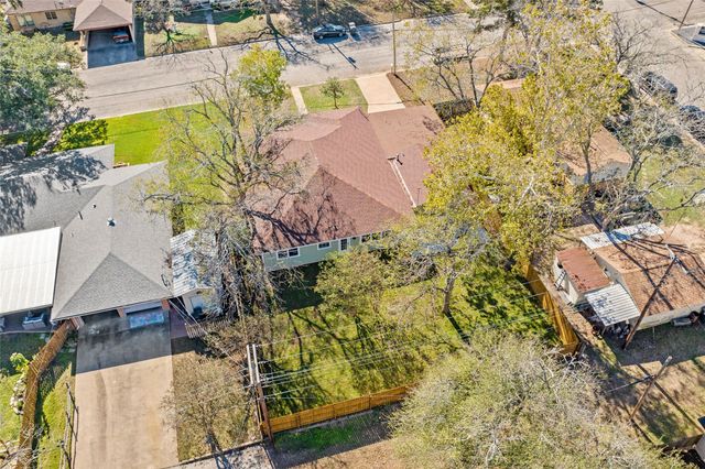 347 Monroe ST, Giddings, TX 78942
