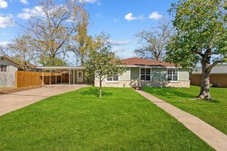 347 Monroe ST, Giddings, TX 78942