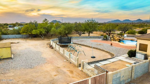 1104 N MOUNTAIN Road, Mesa, AZ 85207