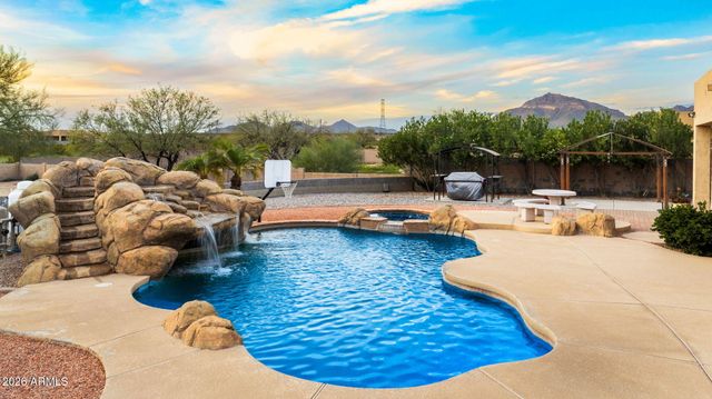 1104 N MOUNTAIN Road, Mesa, AZ 85207