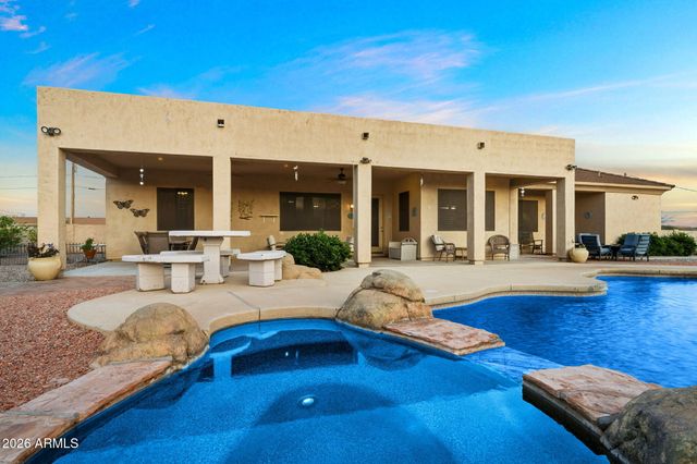 1104 N MOUNTAIN Road, Mesa, AZ 85207