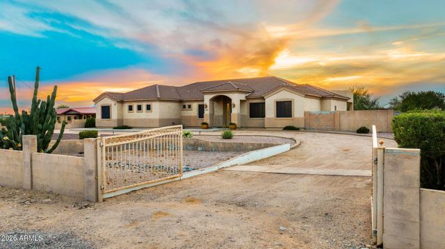 1104 N MOUNTAIN Road, Mesa, AZ 85207