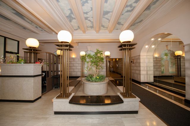 5300 S Shore Drive 111, Chicago, IL 60615