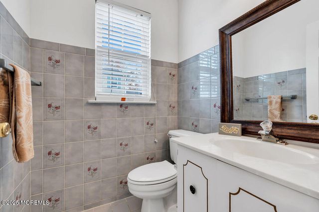 19 Willow Lane, Spring Lake Heights, NJ 07762