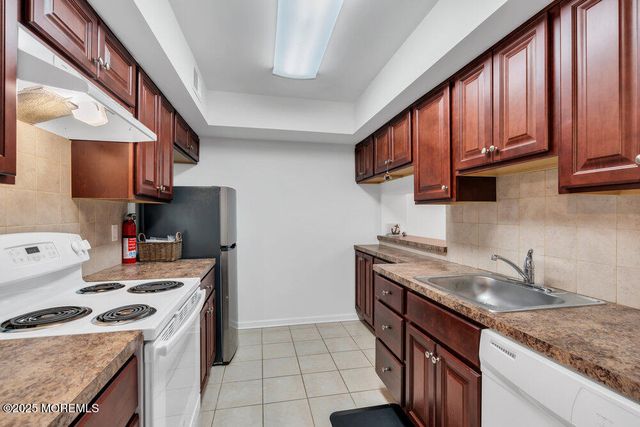 19 Willow Lane, Spring Lake Heights, NJ 07762