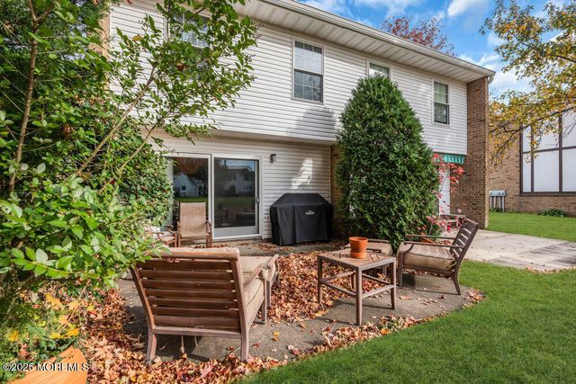 19 Willow Lane, Spring Lake Heights, NJ 07762