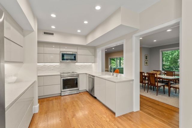 232 Allandale Road 1C, Boston, MA 02467