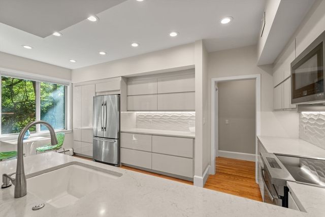232 Allandale Road 1C, Boston, MA 02467