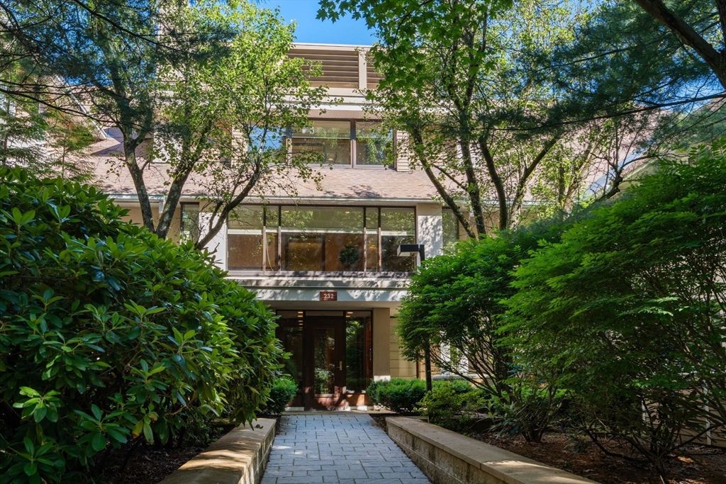 232 Allandale Road 1C, Boston, MA 02467