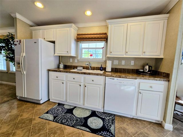 6306 WEALTHY LANE, Zephyrhills, FL 33542