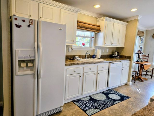 6306 WEALTHY LANE, Zephyrhills, FL 33542