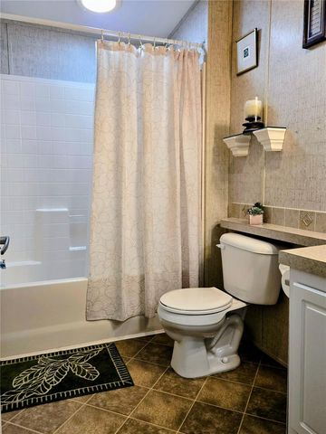 6306 WEALTHY LANE, Zephyrhills, FL 33542