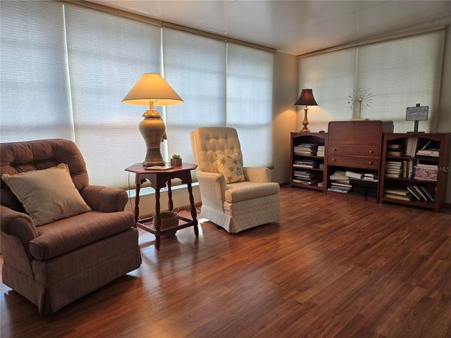 6306 WEALTHY LANE, Zephyrhills, FL 33542