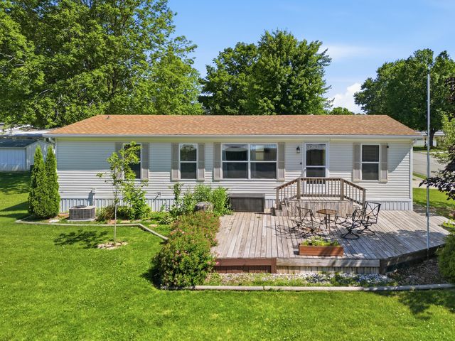 45 Pecan Avenue Ne, Solon Twp, MI 49319