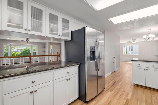 1089 Brookdale Avenue, Medford, OR 97504