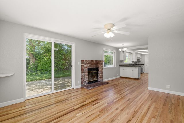 1089 Brookdale Avenue, Medford, OR 97504