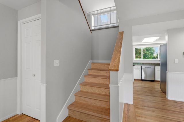 1089 Brookdale Avenue, Medford, OR 97504
