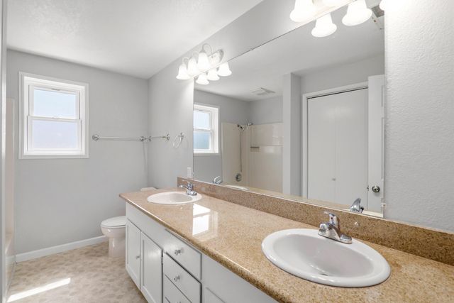 1089 Brookdale Avenue, Medford, OR 97504