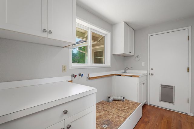 1089 Brookdale Avenue, Medford, OR 97504