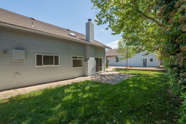 1089 Brookdale Avenue, Medford, OR 97504