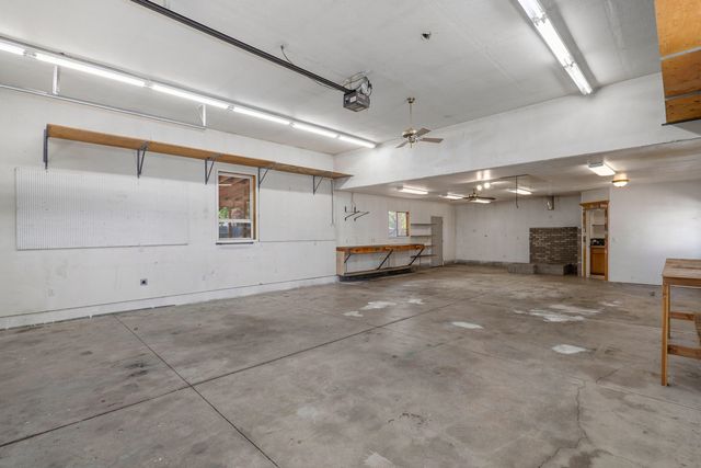 1089 Brookdale Avenue, Medford, OR 97504