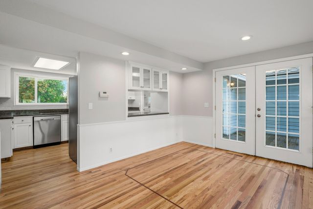 1089 Brookdale Avenue, Medford, OR 97504