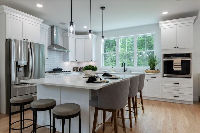 9 Stoneridge Road, Smithfield, RI 02917