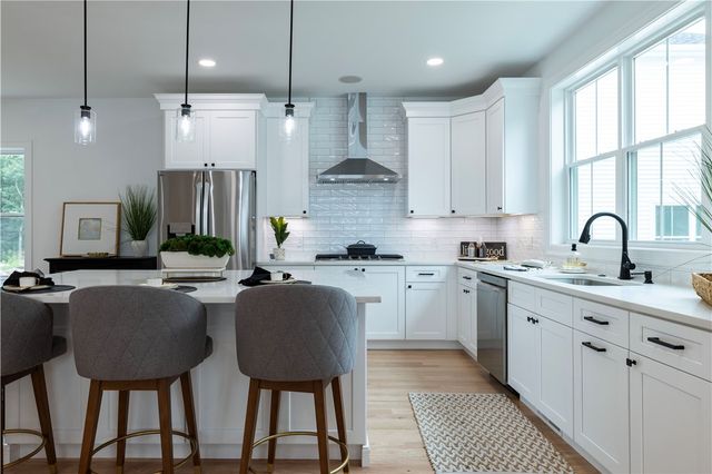 9 Stoneridge Road, Smithfield, RI 02917
