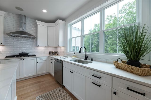 9 Stoneridge Road, Smithfield, RI 02917