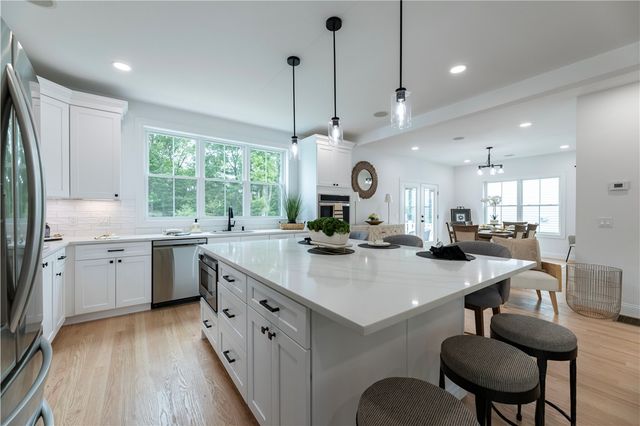 9 Stoneridge Road, Smithfield, RI 02917