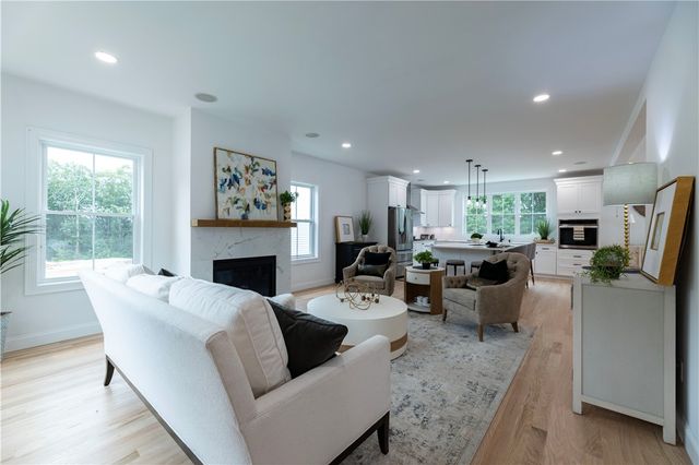 9 Stoneridge Road, Smithfield, RI 02917