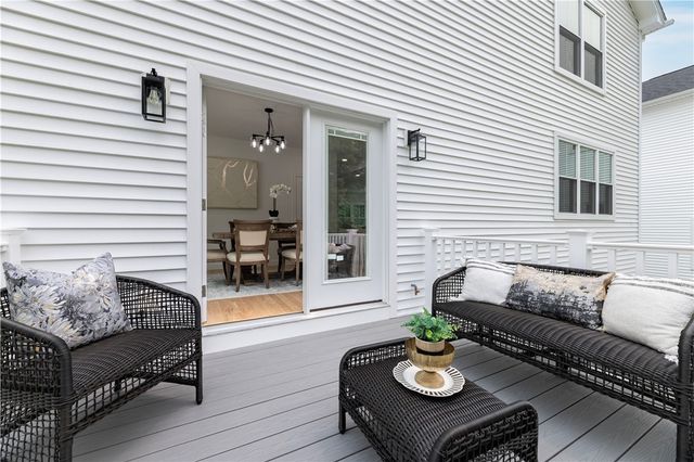9 Stoneridge Road, Smithfield, RI 02917