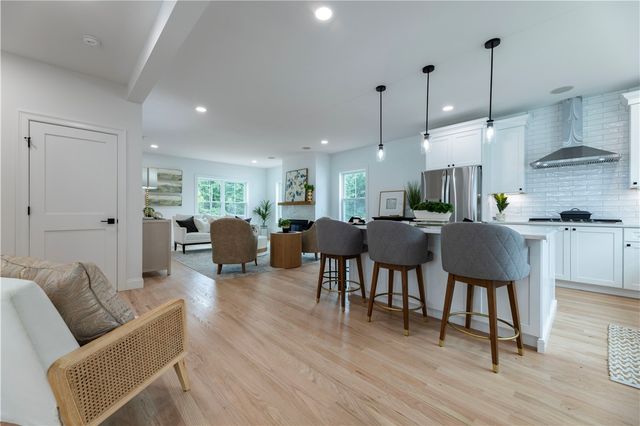 9 Stoneridge Road, Smithfield, RI 02917