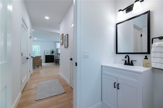 9 Stoneridge Road, Smithfield, RI 02917