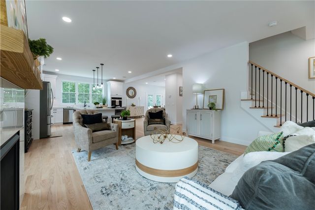 9 Stoneridge Road, Smithfield, RI 02917