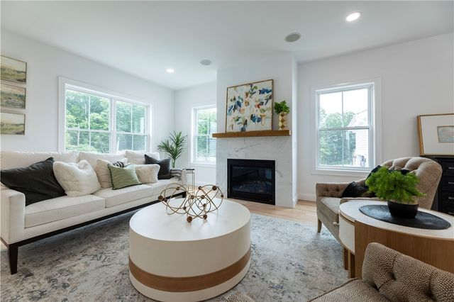 9 Stoneridge Road, Smithfield, RI 02917