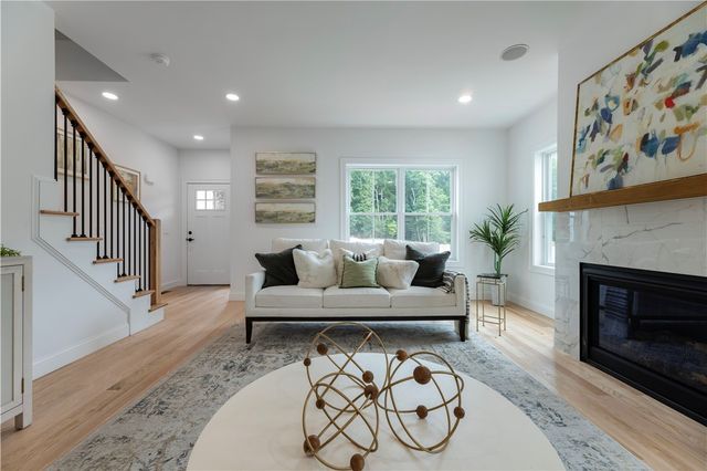 9 Stoneridge Road, Smithfield, RI 02917
