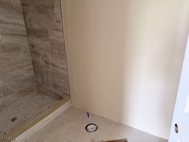 481 Windemere Ave, Mount Arlington Boro, NJ 07856