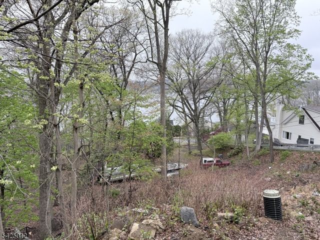 481 Windemere Ave, Mount Arlington Boro, NJ 07856