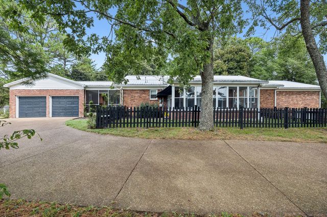 2641 Buckner Rd, Thompsons Station, TN 37179